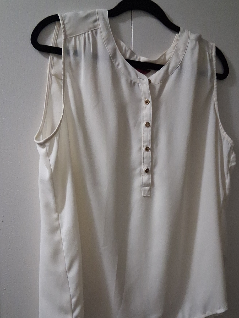 212 Collection Cream Sleeveless Button-Front Blouse